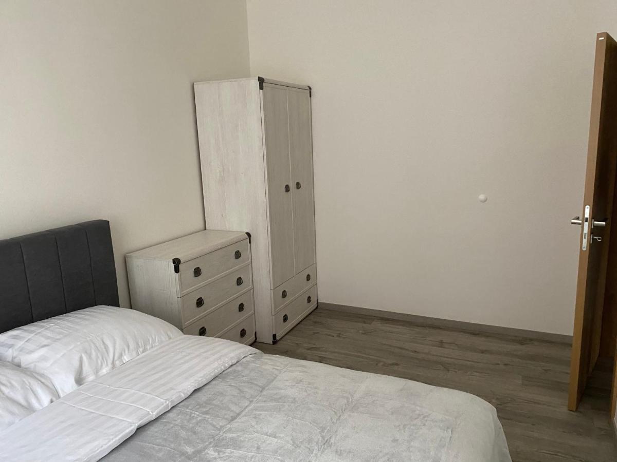 Klicperovo 3Kk Appartamento Hradec Králové Esterno foto